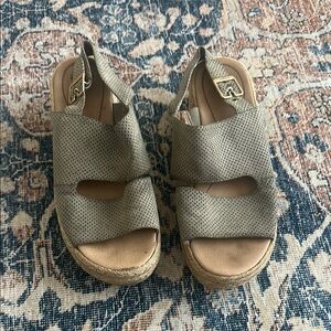 Dr. Scholl's Perforated Gray Sandals